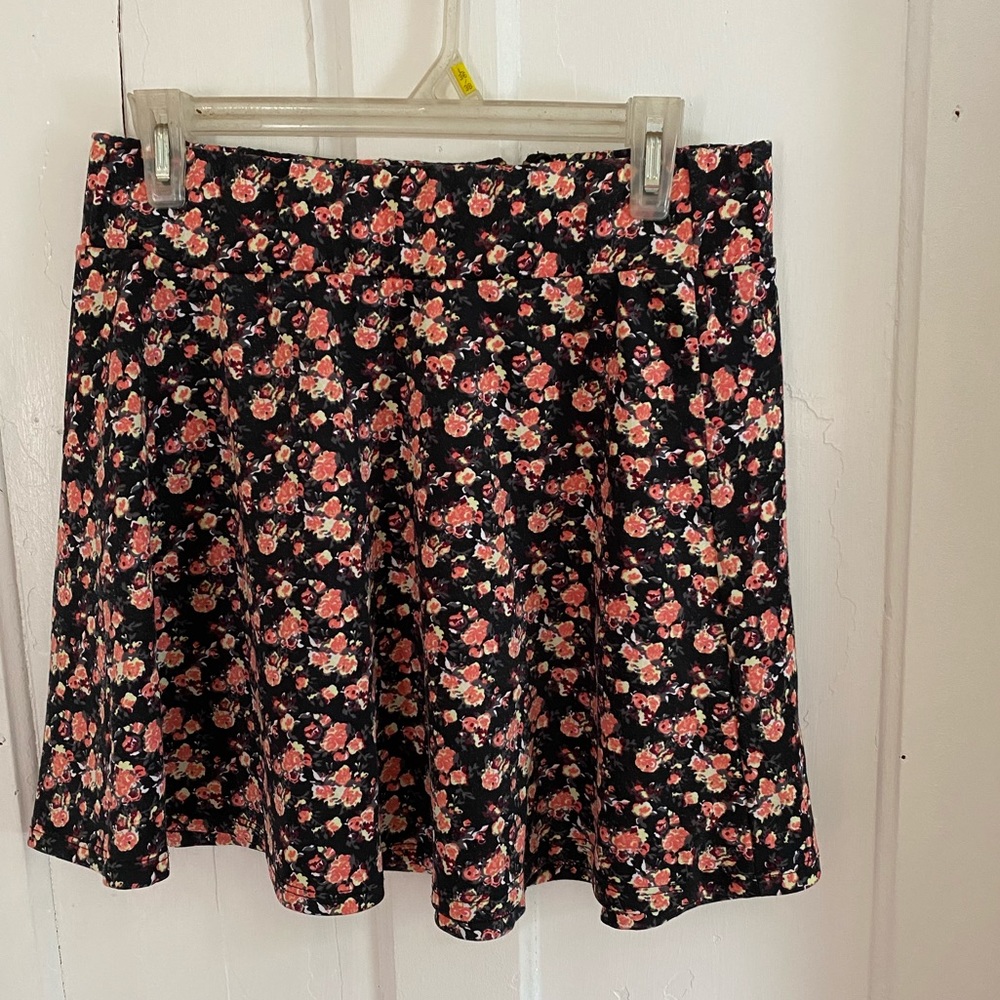 XL Charlotte Russe Floral Skirt